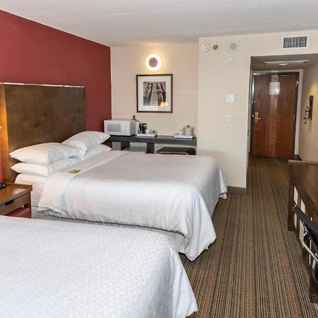 เลควิว ซิกเนเจอร์, เทรดมาร์ก คอลเล็กชั่น บาย วินด์แฮม Hotel วินนิเพก ภายนอก รูปภาพ
