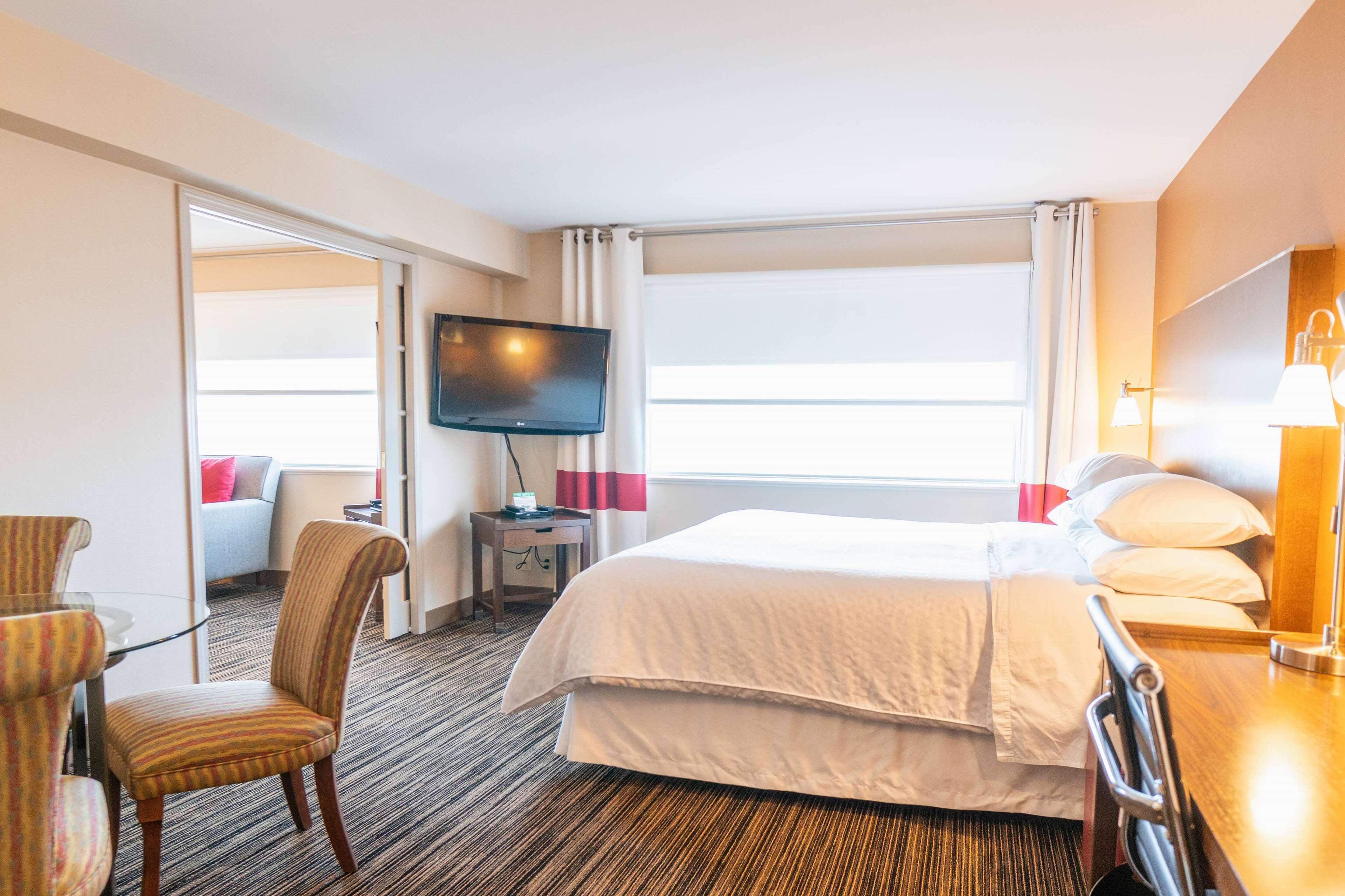 เลควิว ซิกเนเจอร์, เทรดมาร์ก คอลเล็กชั่น บาย วินด์แฮม Hotel วินนิเพก ภายนอก รูปภาพ
