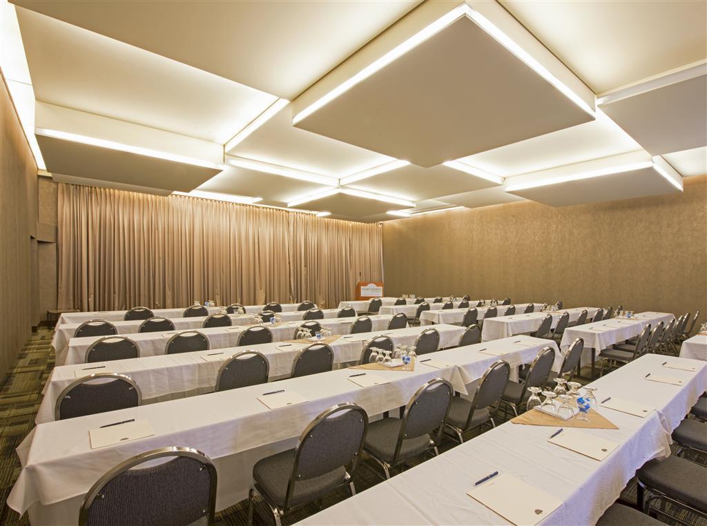 เลควิว ซิกเนเจอร์, เทรดมาร์ก คอลเล็กชั่น บาย วินด์แฮม Hotel วินนิเพก ภายนอก รูปภาพ
